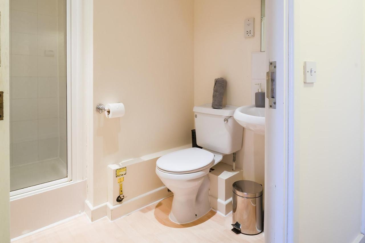 Huntley House Villa Milton Keynes Dış mekan fotoğraf