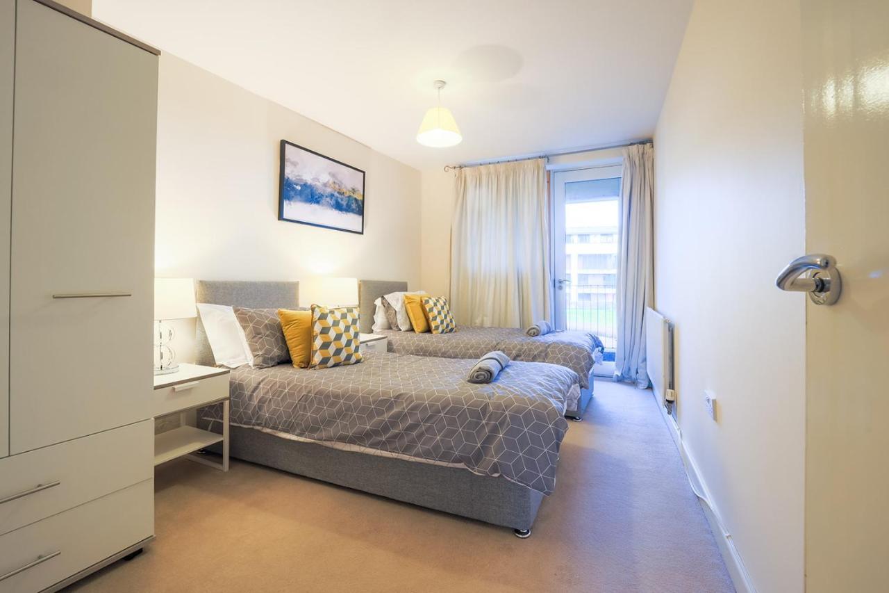 Huntley House Villa Milton Keynes Dış mekan fotoğraf