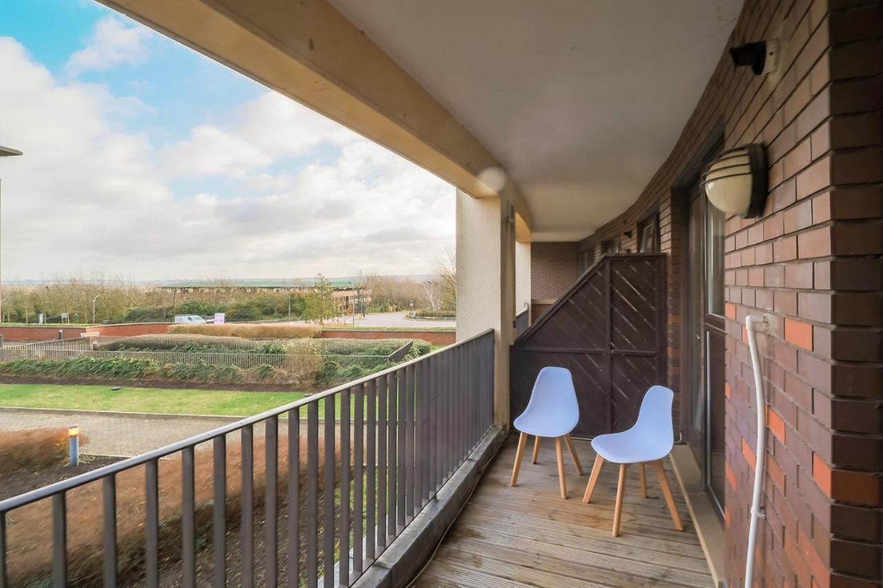 Huntley House Villa Milton Keynes Dış mekan fotoğraf