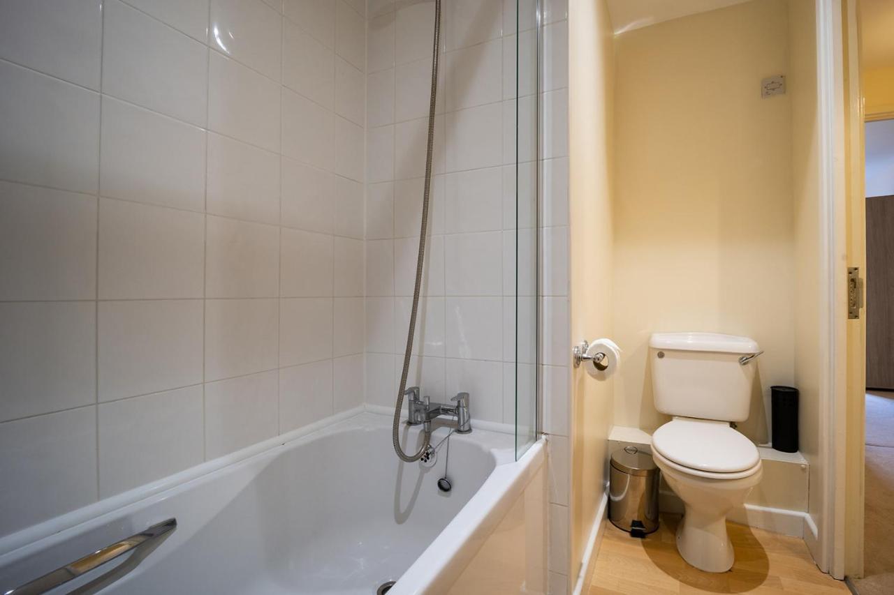 Huntley House Villa Milton Keynes Dış mekan fotoğraf